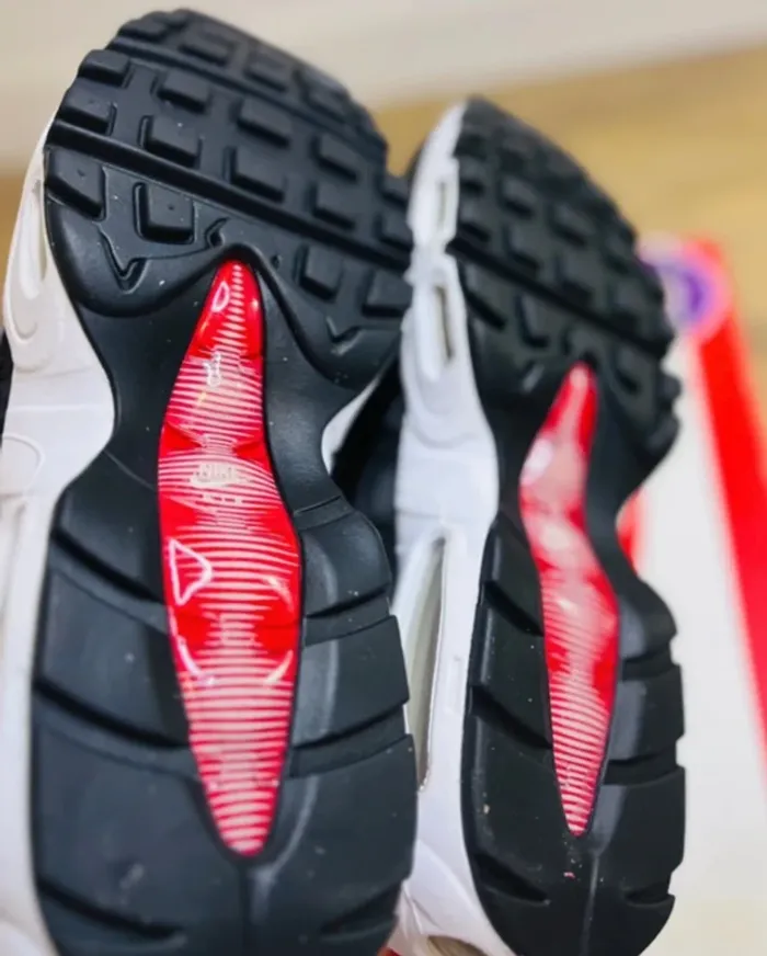 Nike Air Max 95 Patent Black And White Taille 38.5 - photo numéro 6