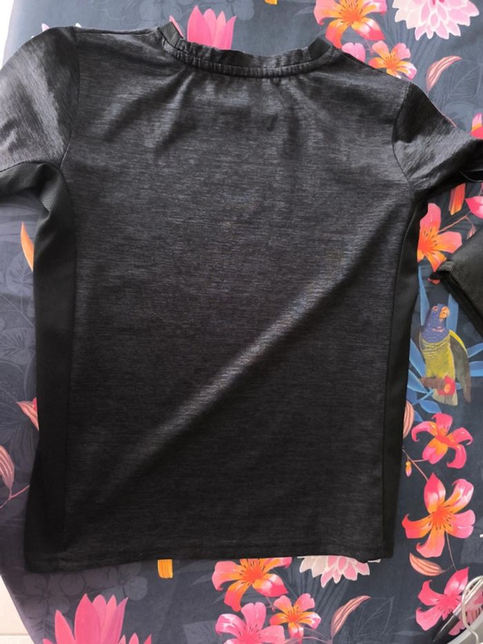 Lot tee shirts sport 8 ans - photo numéro 3