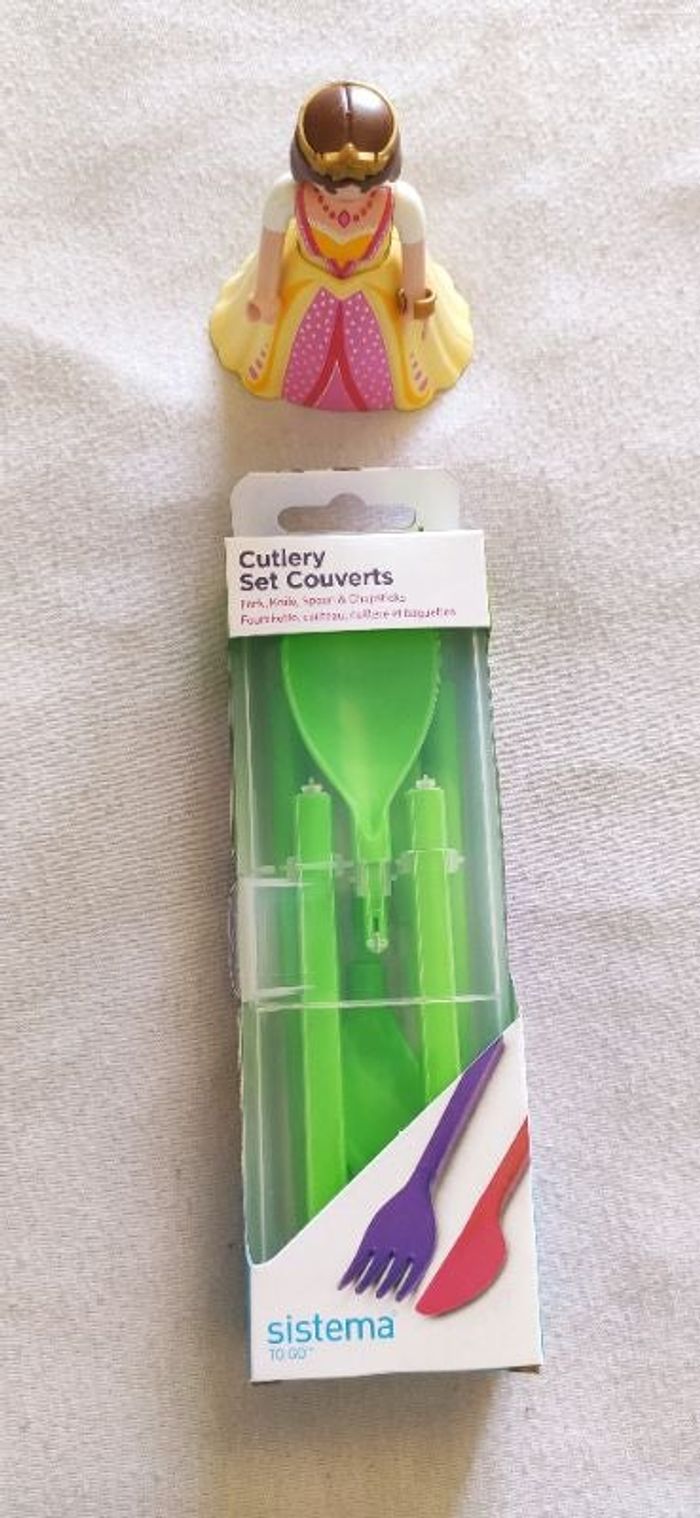 Set de couverts pliable neuf,