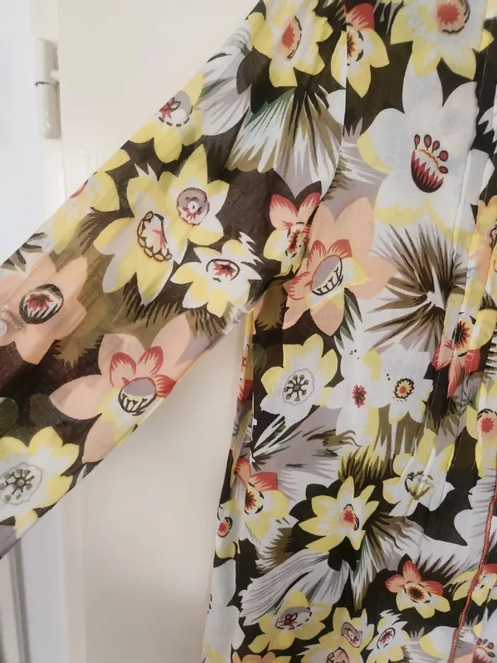 Jolie blouse fleurie en coton Riu Paris taille 38 - photo numéro 3