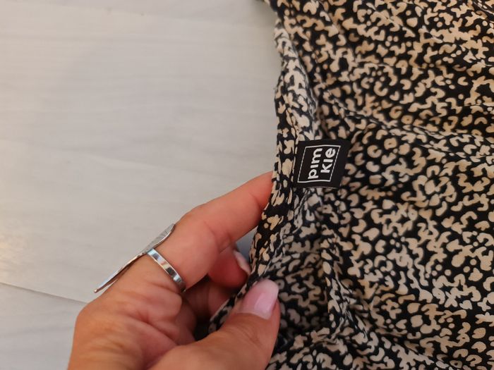 Robe noire motif beige avec poches zip aux épaules Pimkie Taille 36 - photo numéro 7