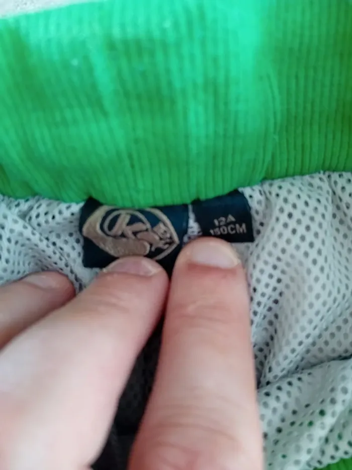 Pantacourt gris pale et vert Bikool Sport taille 12 ans - photo numéro 4