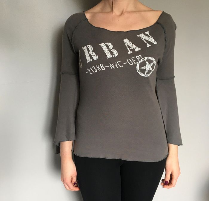 Débardeur gris inspiration militaire