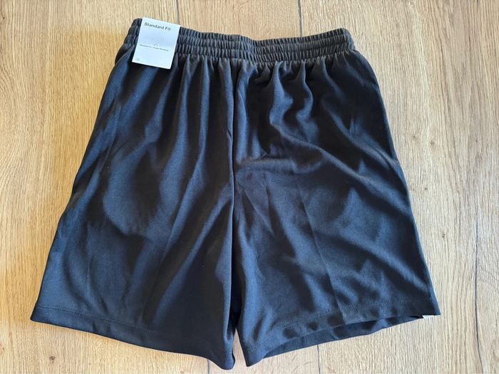 Short Nike dri-fit taille M 10-11 + ans neuf avec étiquettes - photo numéro 10