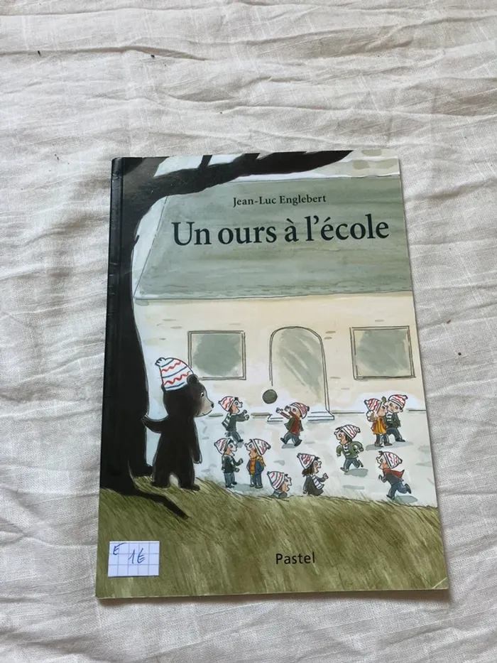 Livre enfant – Un ours à l’école