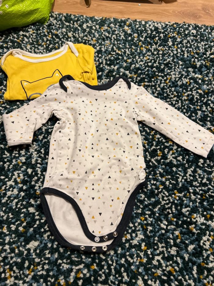 Lot 9 bodies 12 mois - photo numéro 10