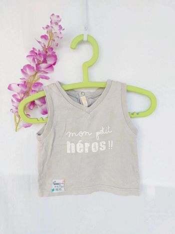 Très beau pull col V sans manches baby by Gemo 6 mois