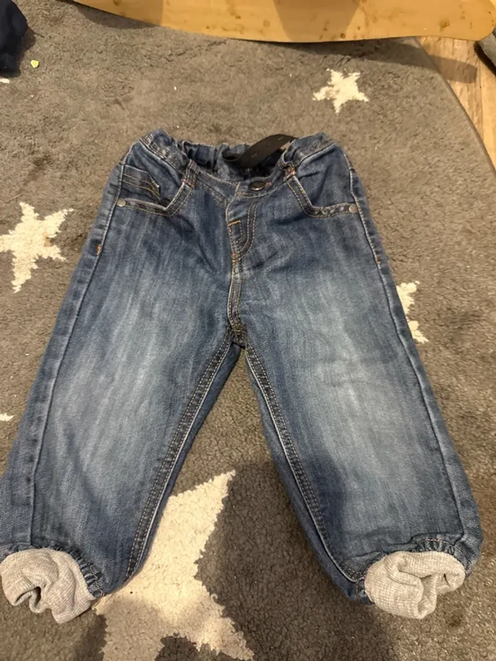 Lot pantalon garçon 18 mois - photo numéro 3