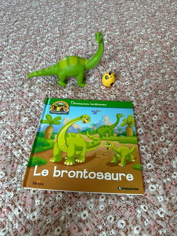 Livre + figurine TBE le brontosaure