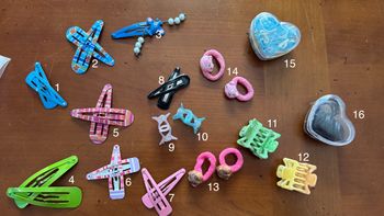 Divers chouchous et barrettes