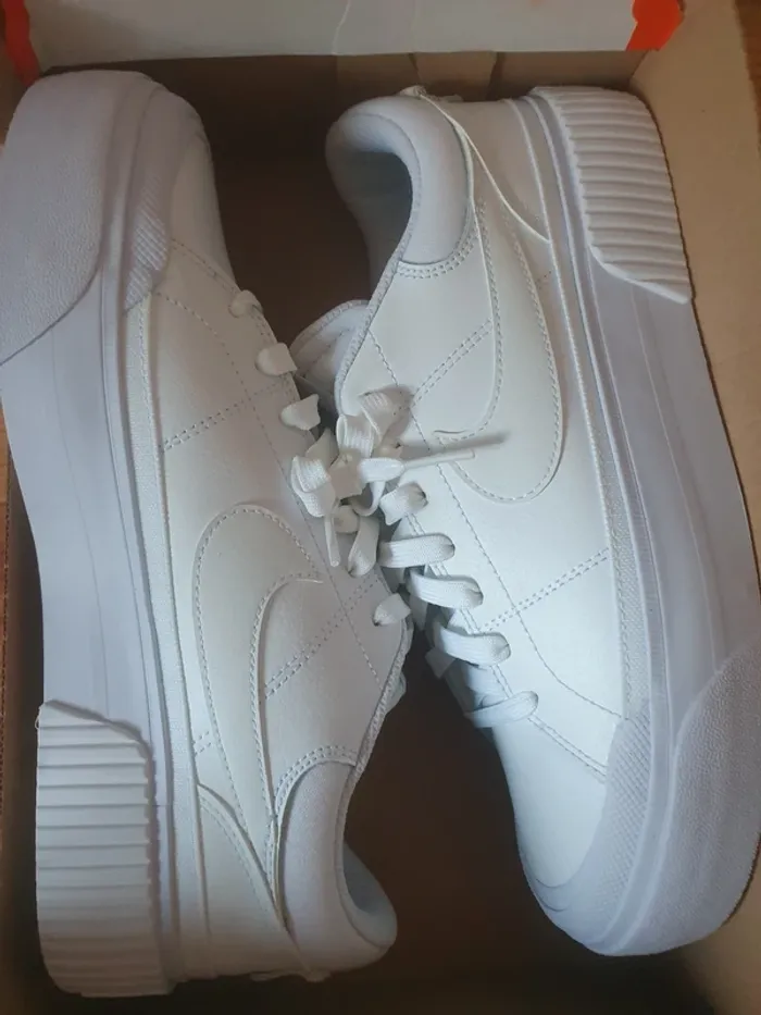 Nike Plateforme Legacy "full white"(42.5) - photo numéro 9