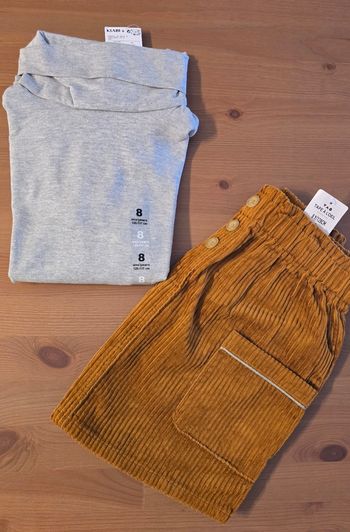 Neufs (non portés) ensemble sous pull et jupe 8 ans fille