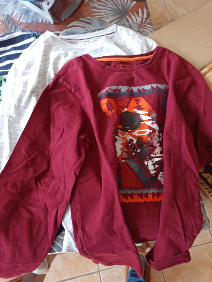 Lot de 3 : 2t shirt et un pull leger - photo numéro 2