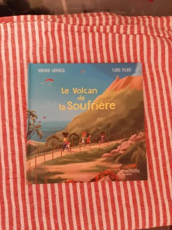 Livre mac do le volcan de la soufrière neuf