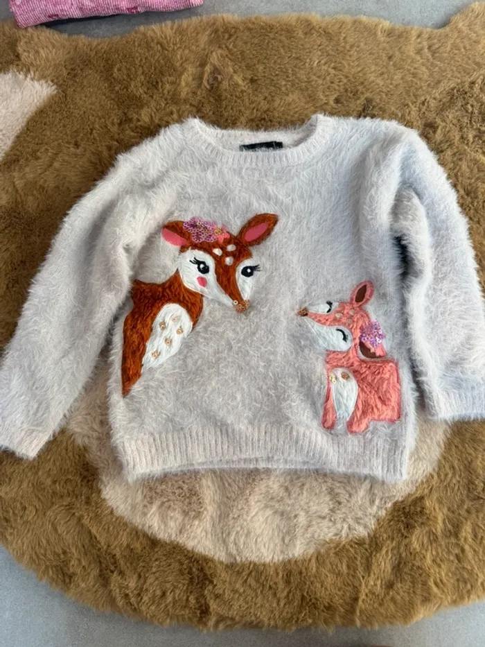 Pull fille 4 ans bon état