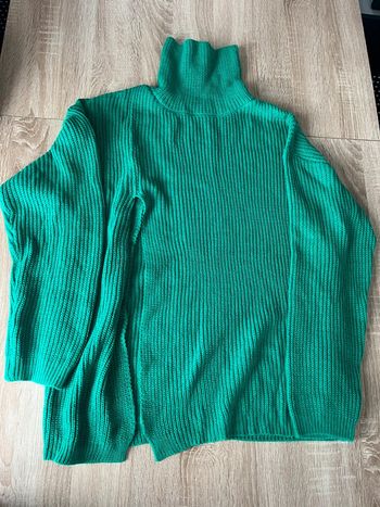 Pull avec fente sur le côté taille 38