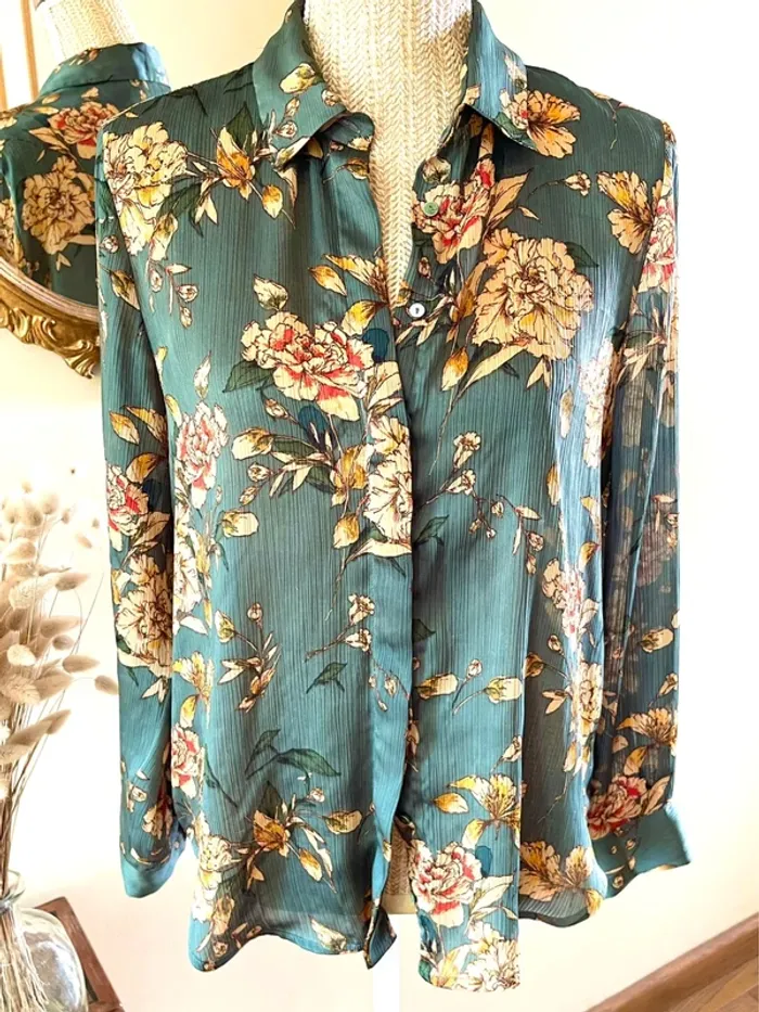 Sublime blouse chemise manche longue à boutonnage fluide motif floral Zara - photo numéro 19