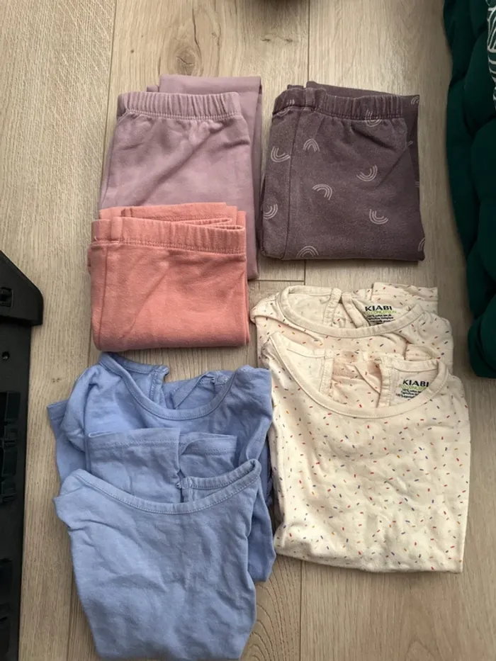 Lot de 3 Legging 36 mois Tex + 4 tee shirt Kiabi 36 mois