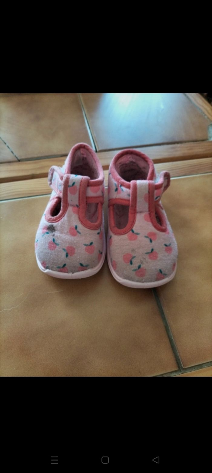 Chaussons roses pointure 20