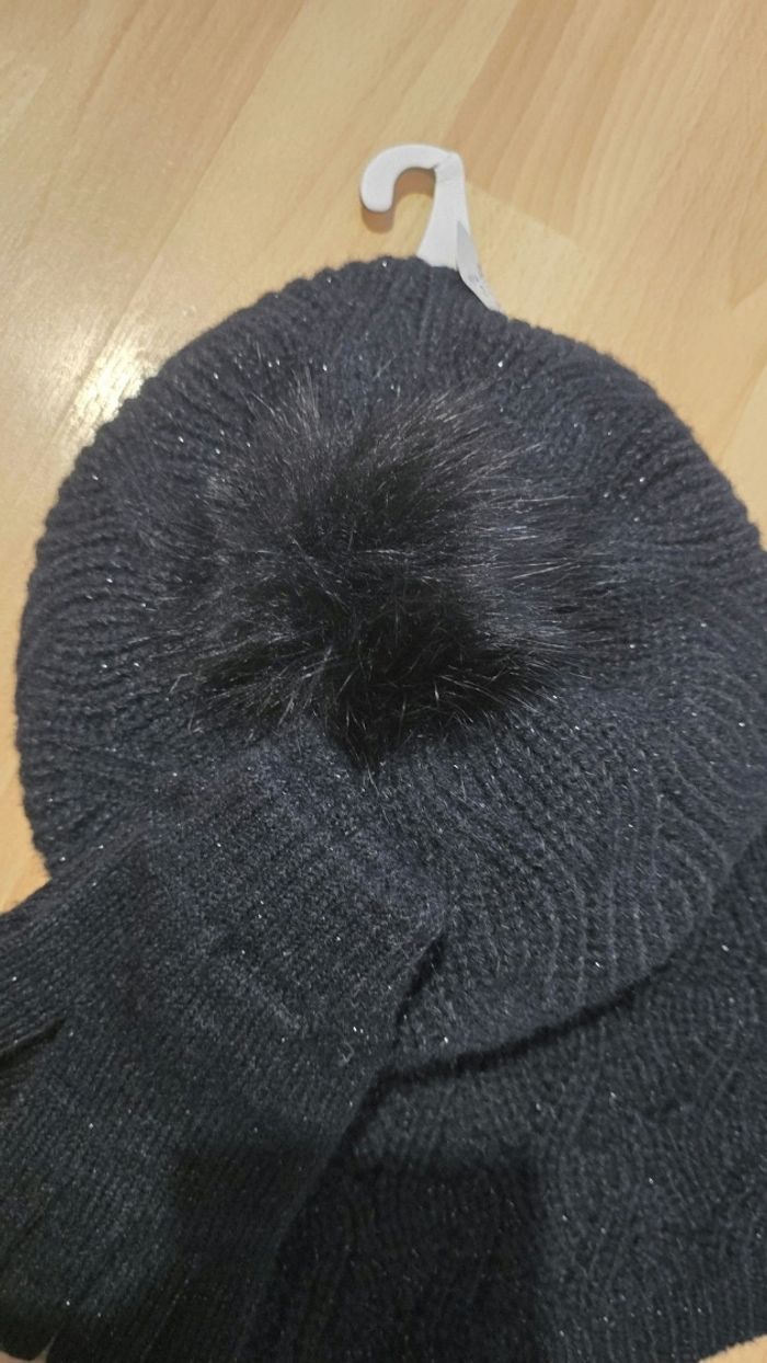 Neufs (non portés) 🏷🤩😍🥰ensemble béret,snood,gants 8ans Fille 😍🤩🥰 - photo numéro 4