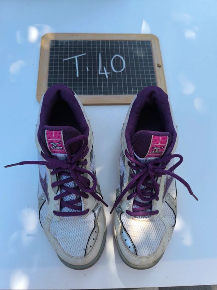 Baskets Mizuno taille 40 en bon état