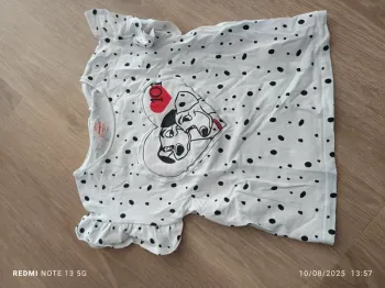 Magnifique tee shirt 101 dalmatien Disney taille 8 ans