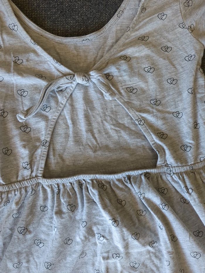 Robe grise avec coeurs dos nus et noué - photo numéro 4