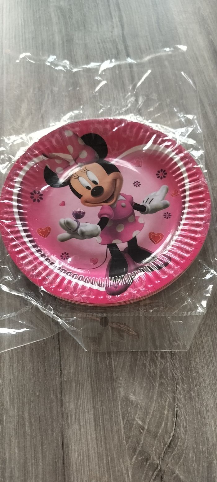 Assiettes en carton Minnie (7 pièces)