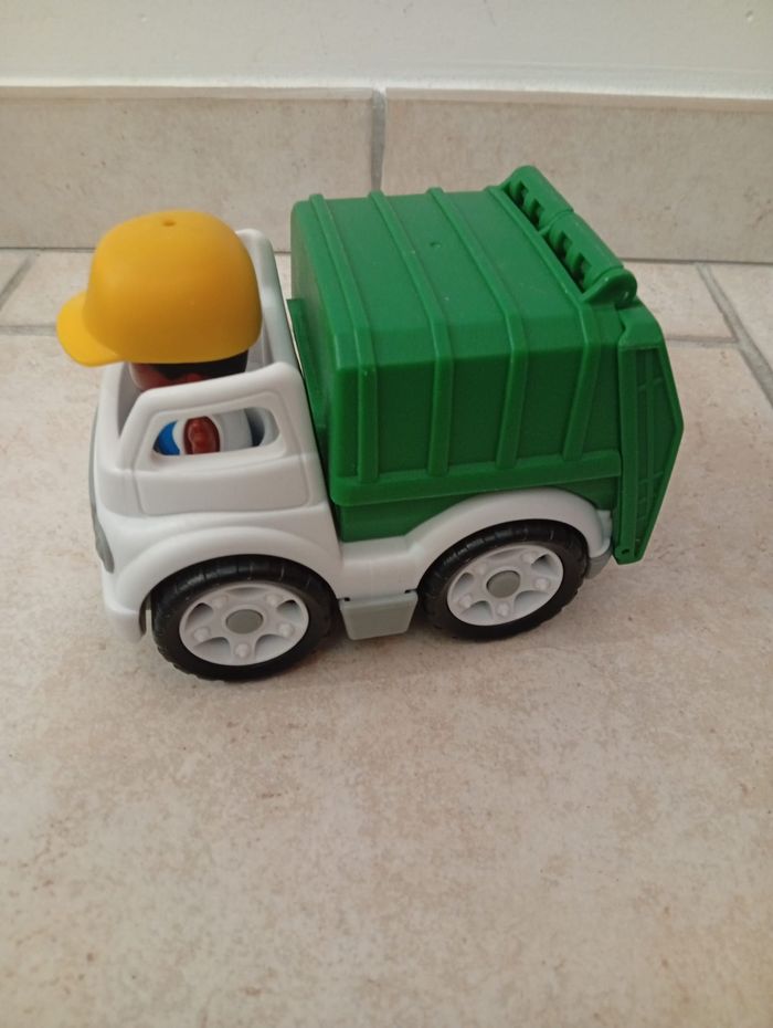 Camion poubelle