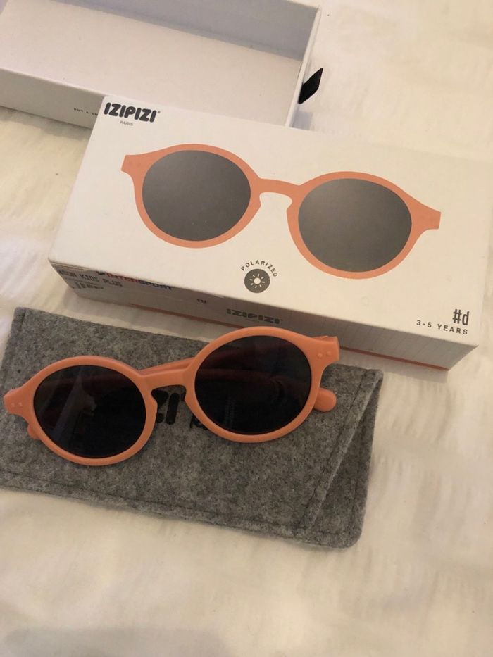 Lunettes de soleil neuves - photo numéro 2