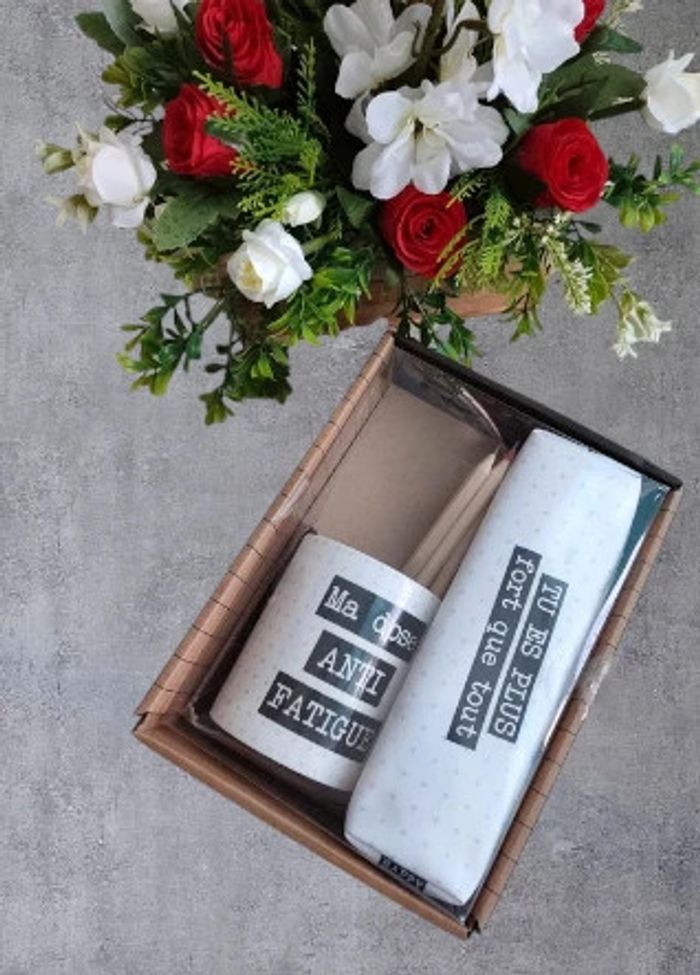 Ensemble tasse et trousse