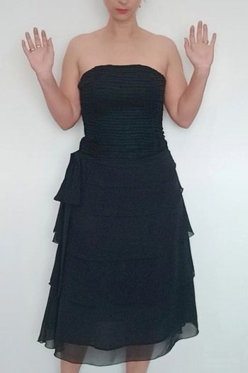 Robe cocktail bustier noire volantée chic taille 38