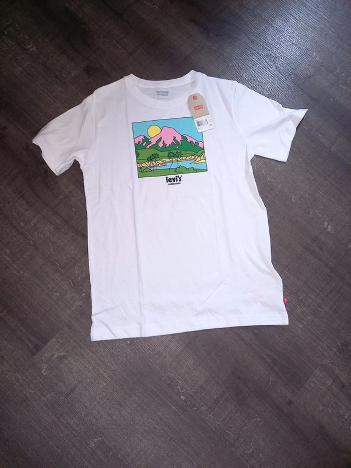 Neuf taille 16 an marque Levi's