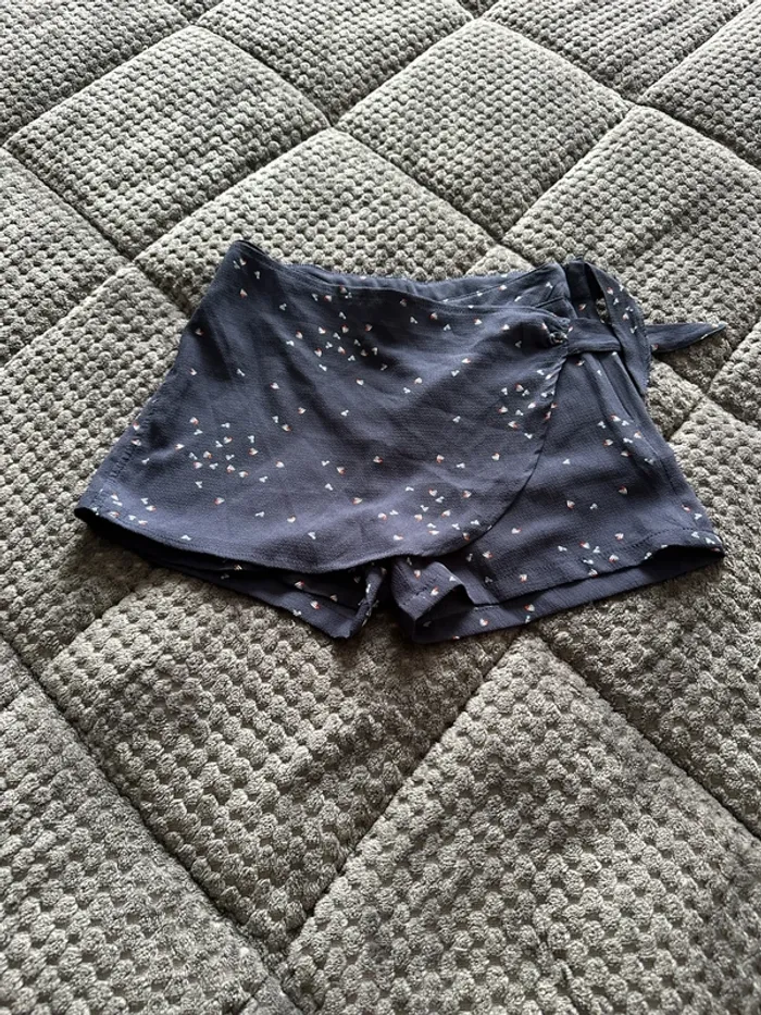 Short fille - photo numéro 2