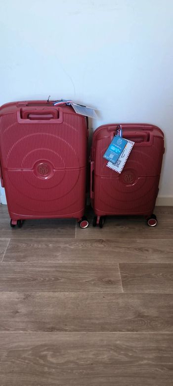Lot valises cabine et bagages moyen neuf avec étiquette