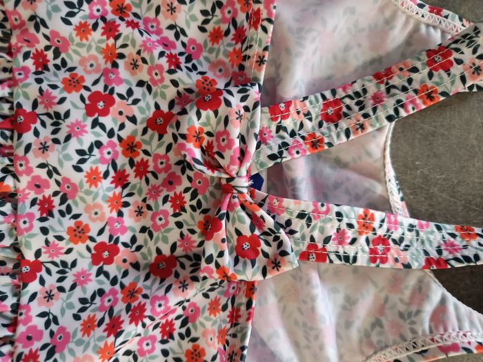 Maillot de bain fleuri 12 mois - photo numéro 5