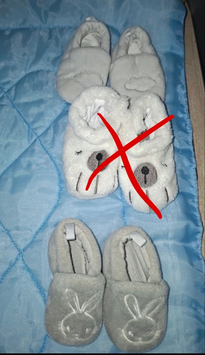 Lot de deux pantoufles bébé