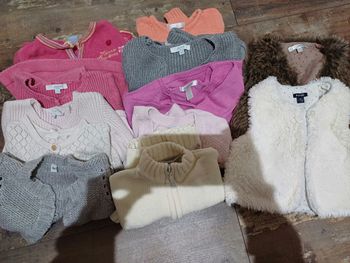 Lot 12 gilets 12 mois