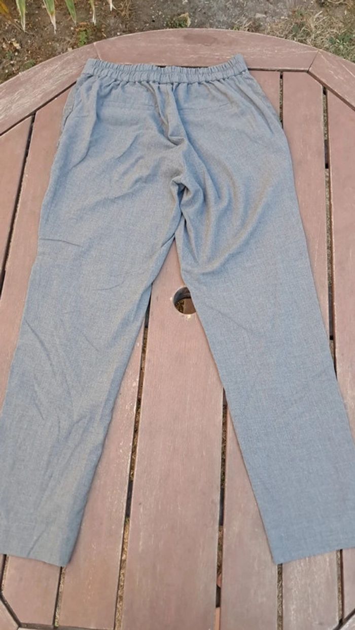 Pantalon gris - photo numéro 2