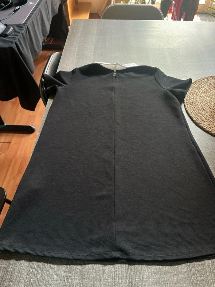 Robe tunique, taille L. Couleur noir, marque Zara trafaluc - photo numéro 2