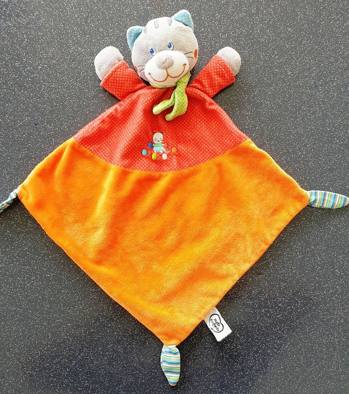 DOUDOU PLAT CHAT ROUGE / ORANGE - MOTS D'ENFANTS