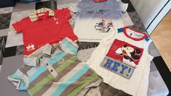 Lot de 4 Tee-shirt taille 12mois bonne état