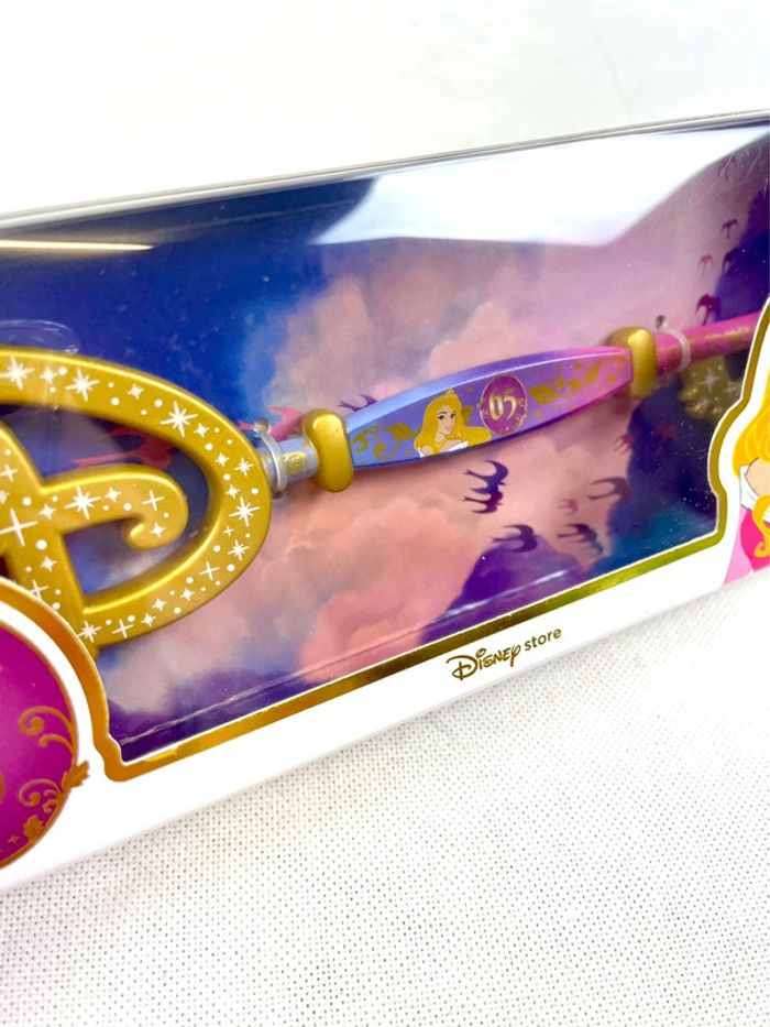 Clé collector Disney Store Sleeping beauty 65th anniversary - photo numéro 2