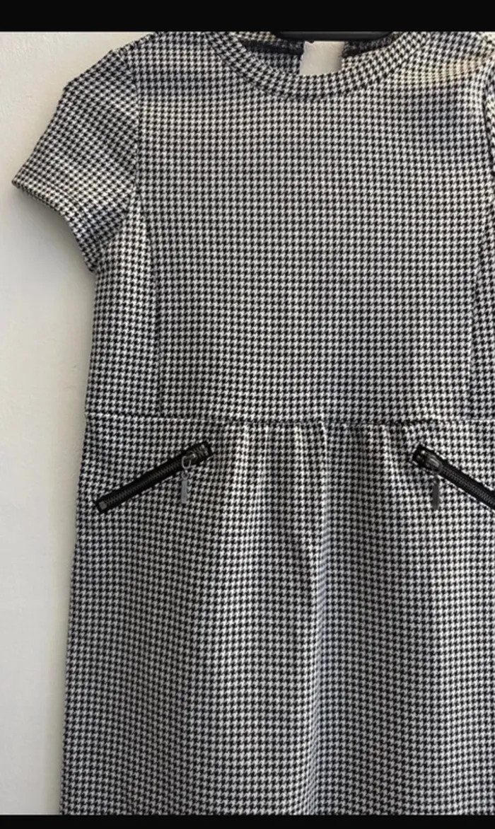 Robe Vichy noir blanc taille 7 / 8ans - photo numéro 2