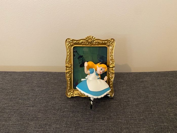 Figurine alice au pays des merveilles disney