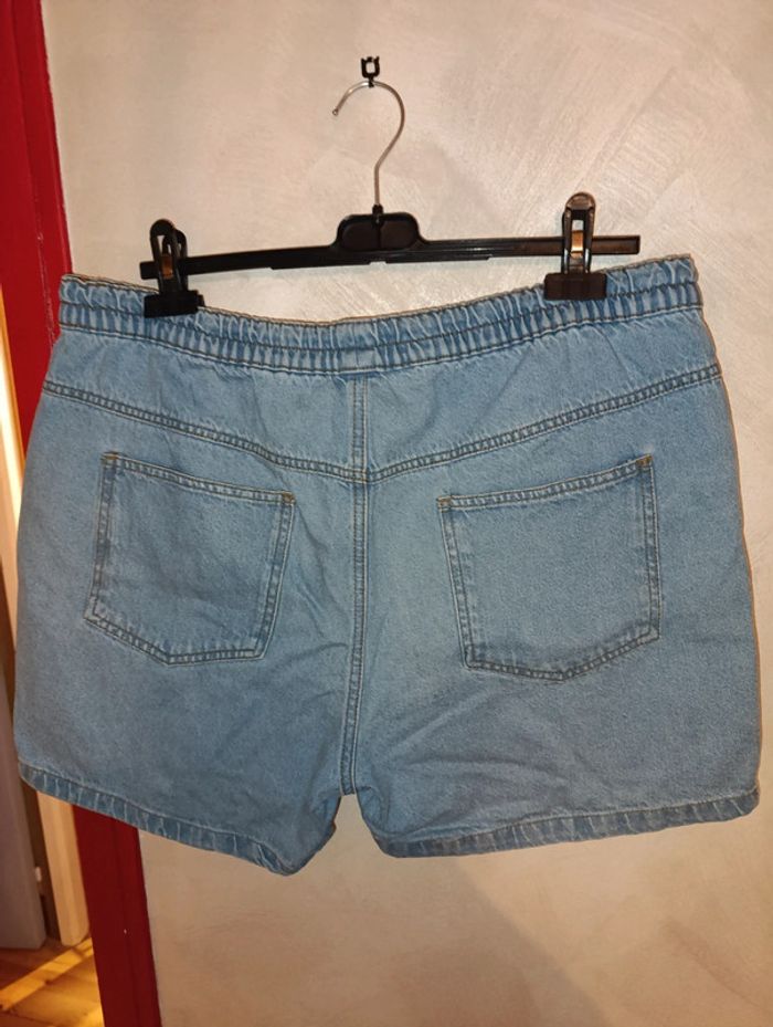 Joli short en jean T46 avec lien de serrage - photo numéro 5