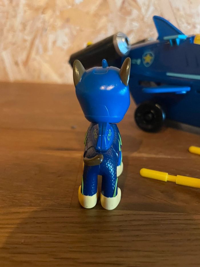 Idée Cadeau 🎁 Figurine Aqua Pups de Chase avec avec son véhicule de la Pat Patrouille - photo numéro 5