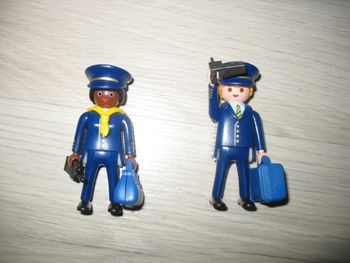 LOT DE 2 FIGURINES PILOTES "PLAYMOBIL" - NEUVE - 2017 - n°47