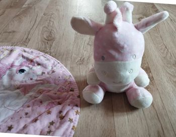 Peluche doudou licorne rose et blanche