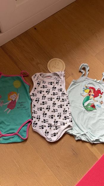 Lot de 3 bodies été minnie disney, Arielle et DPAM 12 mois ,
